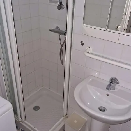 Lumineux Pieds Dans L'eau Au Lavandou - Fr-1-308-61 Daire Le Lavandou