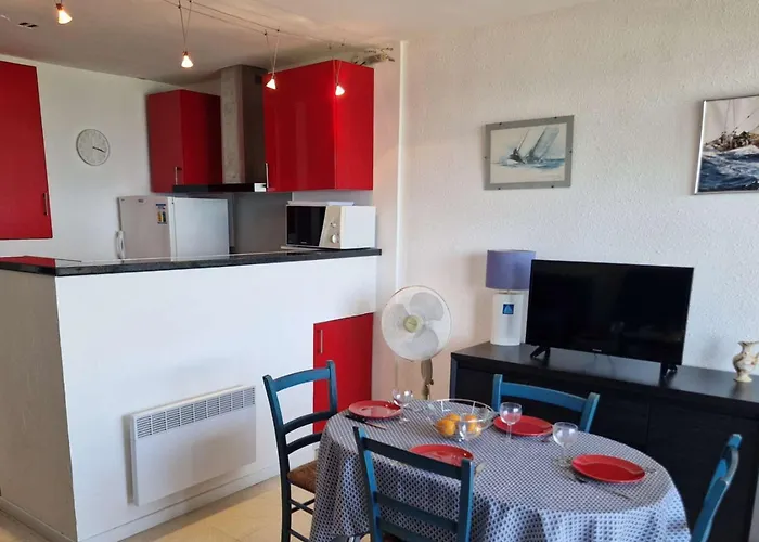 Lumineux Pieds Dans L'eau Au Lavandou - Fr-1-308-61 Le Lavandou